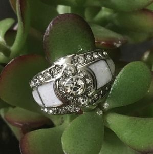 NEW Rhinestone ring